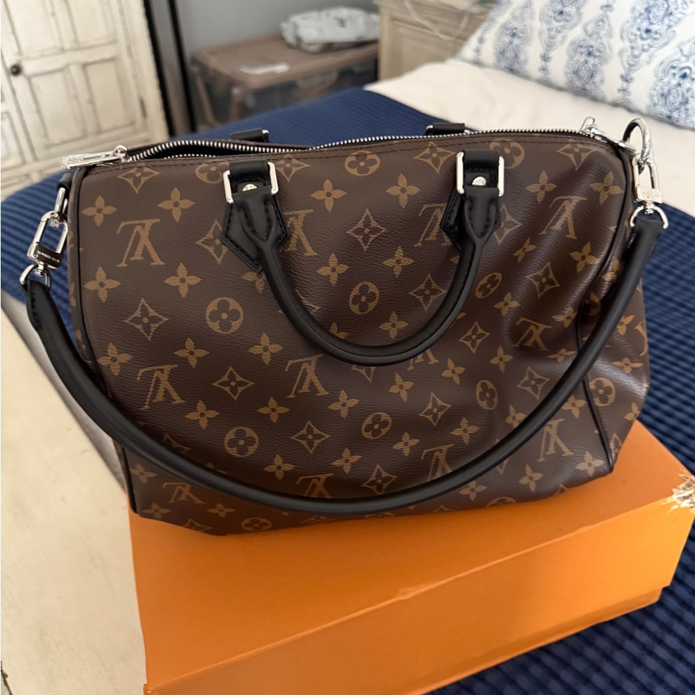 Brown Monogram Handbag p9 30